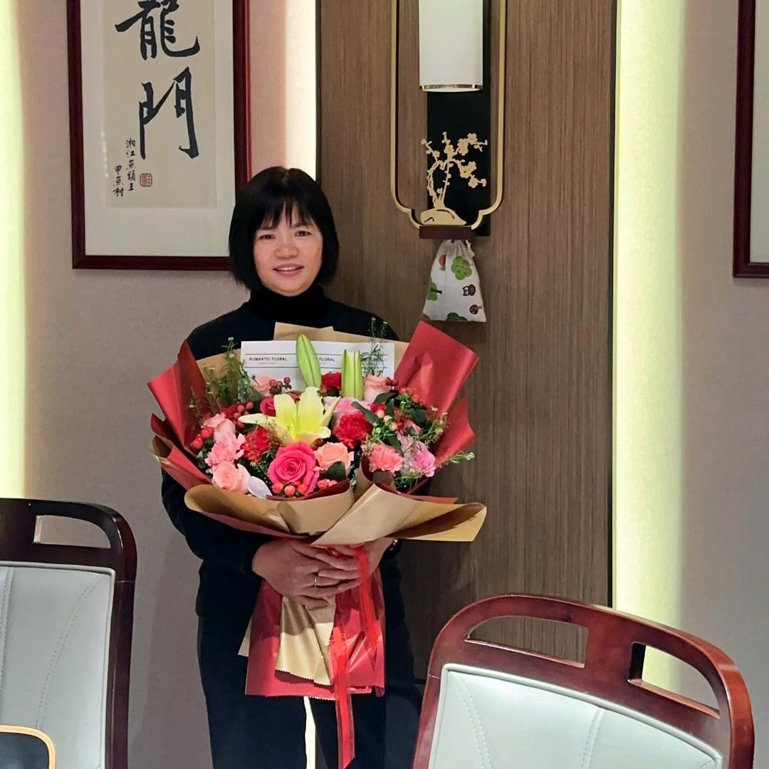 向晚娇