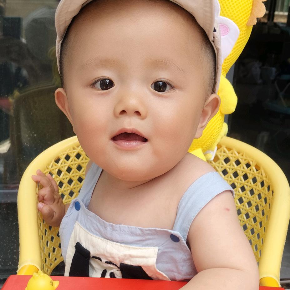 初吻给了奶瓶，