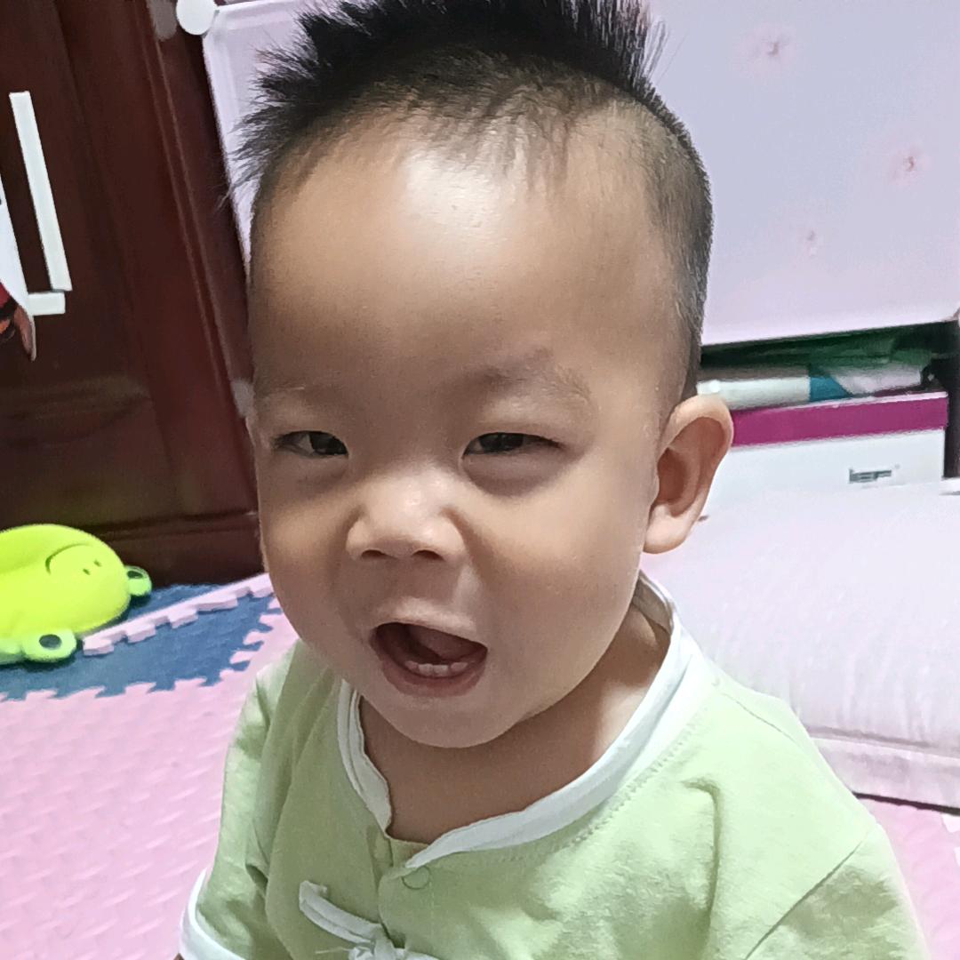 👾٩(๛我们家的 ˘˘)۶♥小怪兽