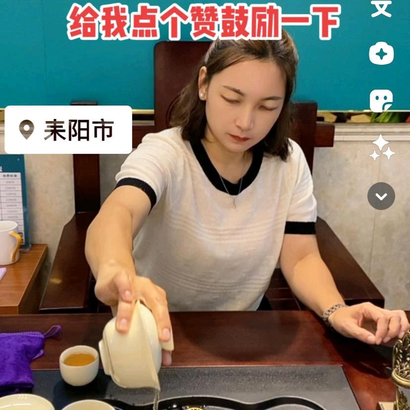 保洁面试官小范