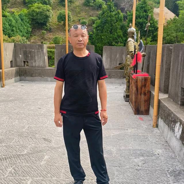 玩蛇大哥🐍