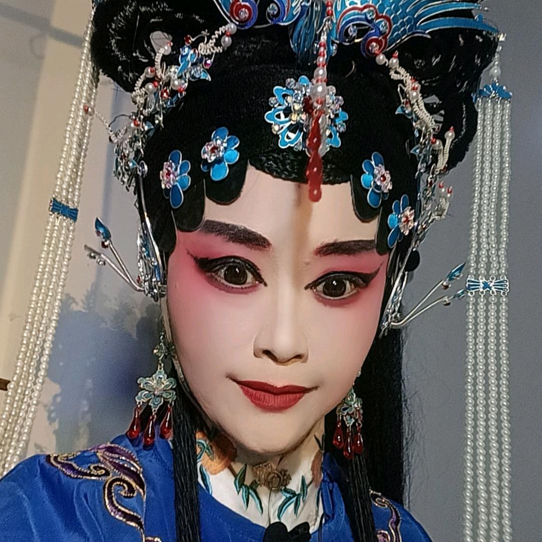 鄱阳湖赣剧团以戏结缘