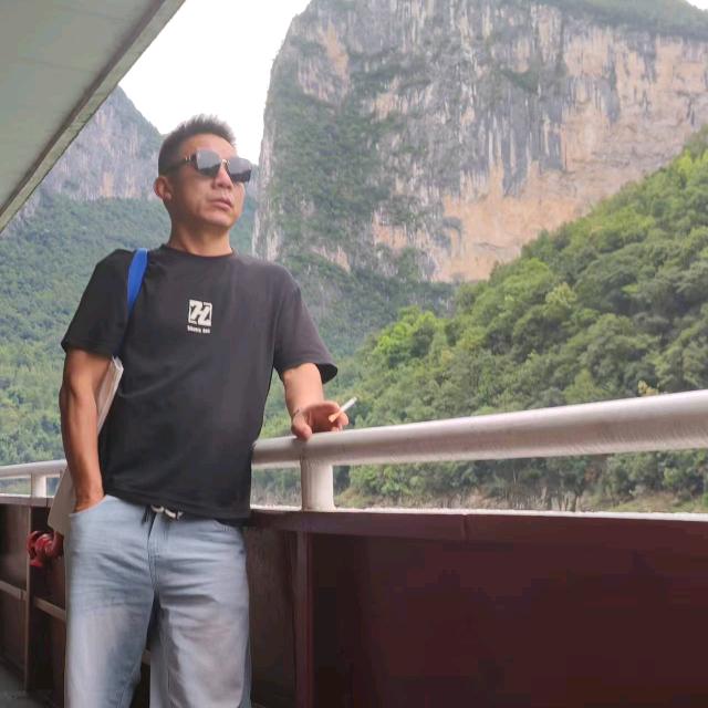 小宇哥（爱唱歌）