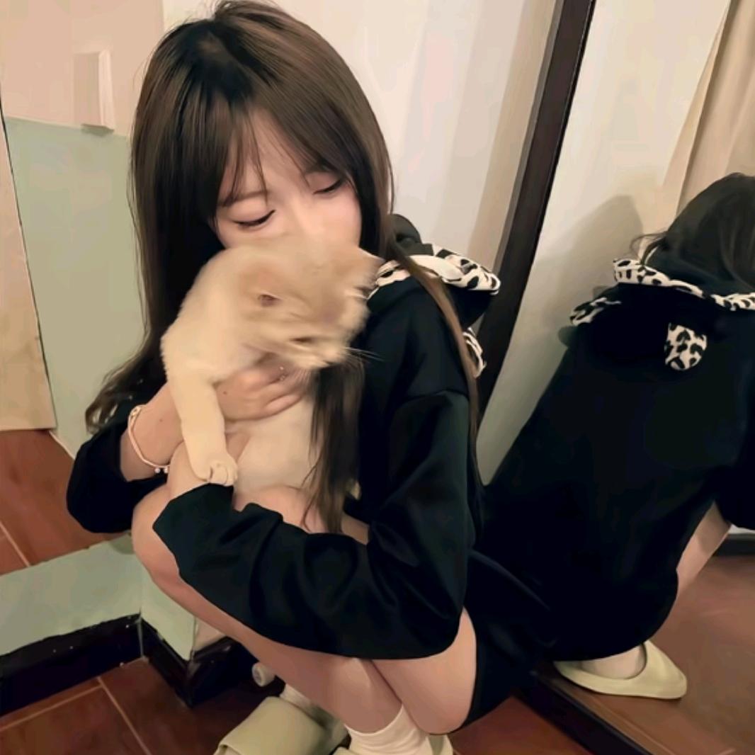 小懒۶•͈⚇•͈ა
