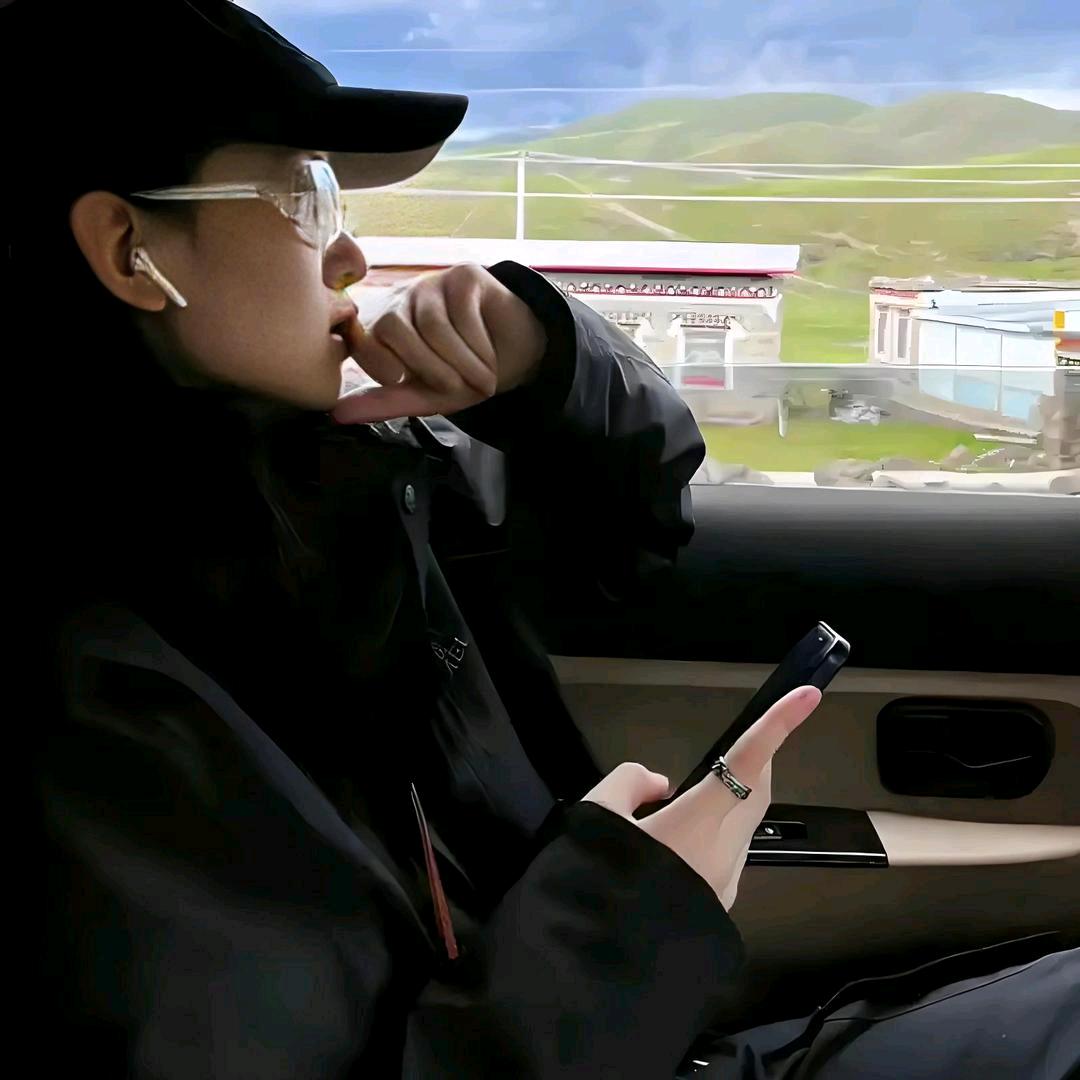噜噜·ˢᵐⁱˡᵉ🍀