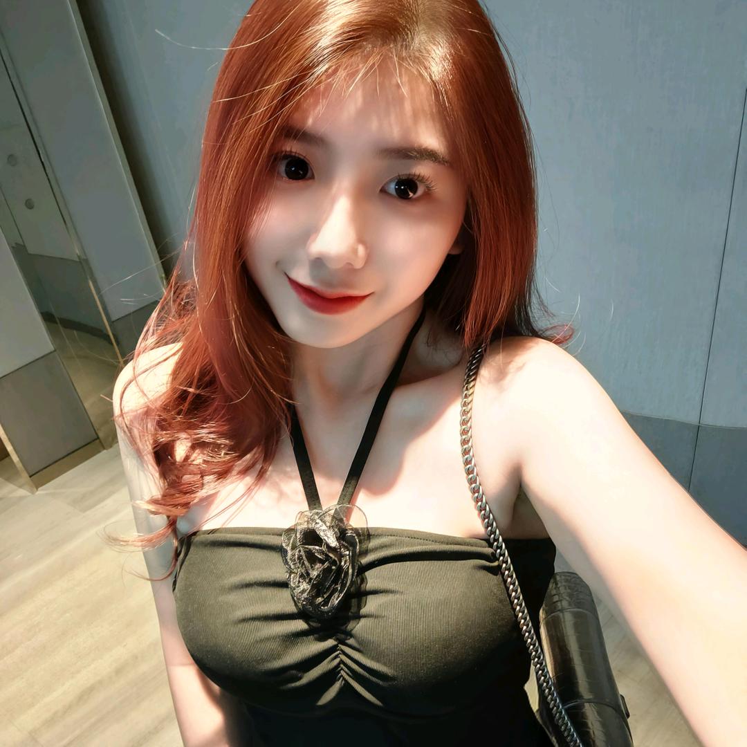 Crystal 卖车小姐姐