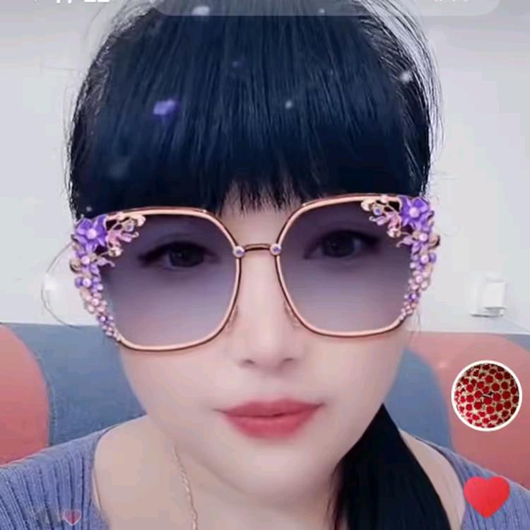 没人爱的小女人