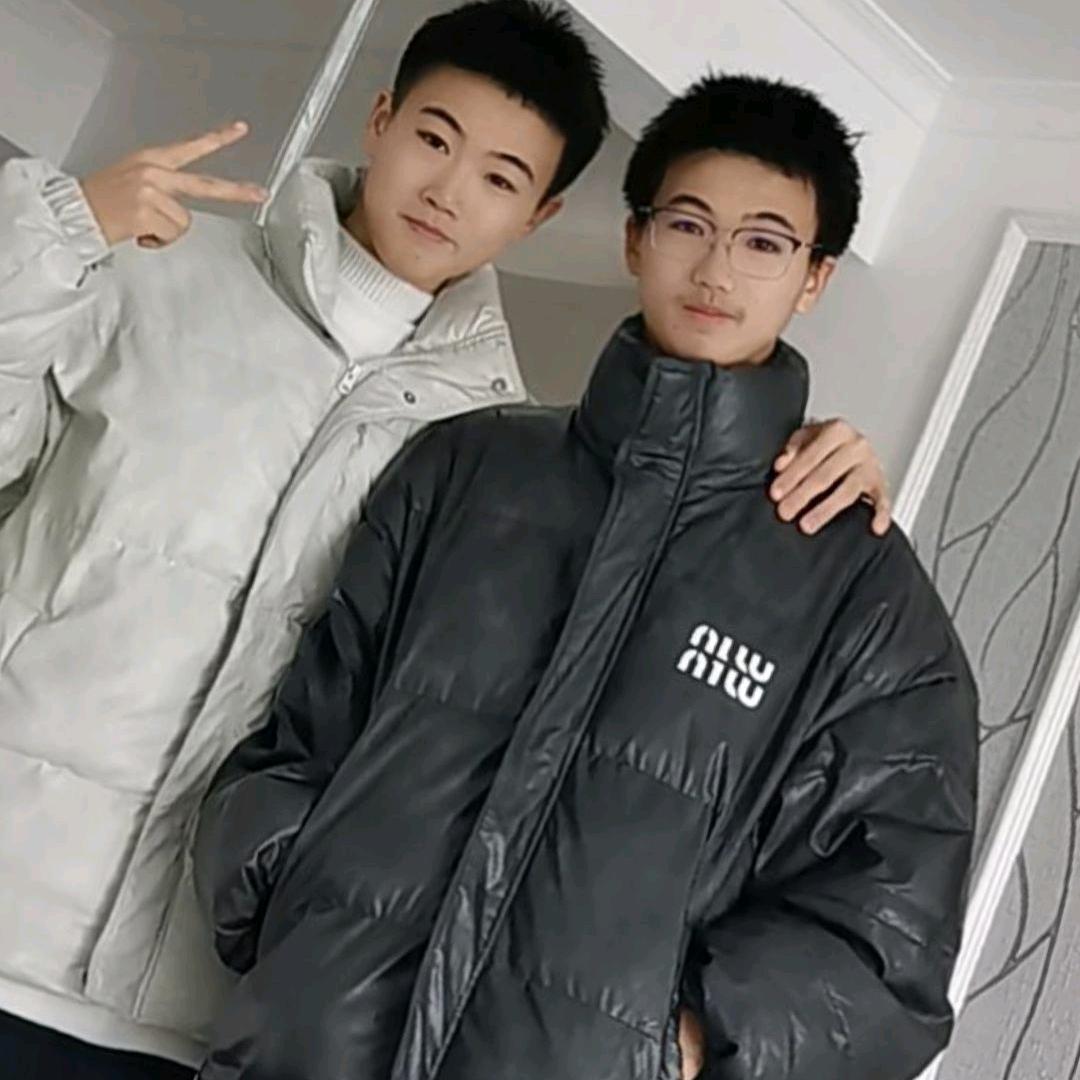 叼着棒棒糖闯天下