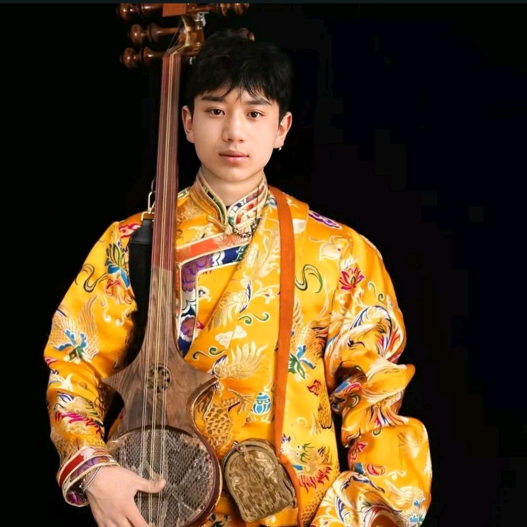 嘎玛罗布ཀརྨ་ནོར་བུ།