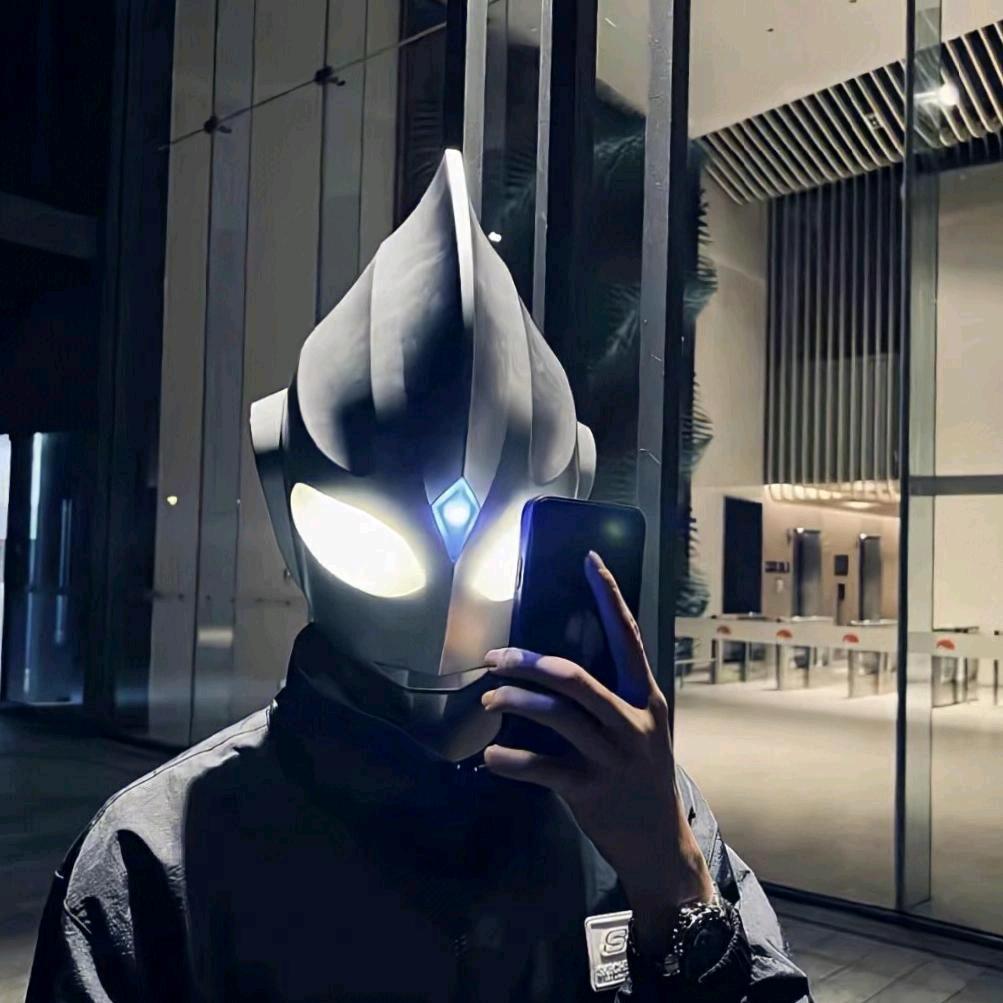 主持人   文杰