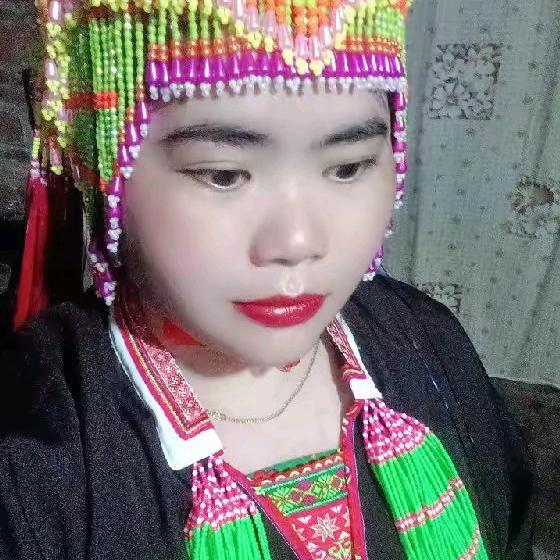 ，