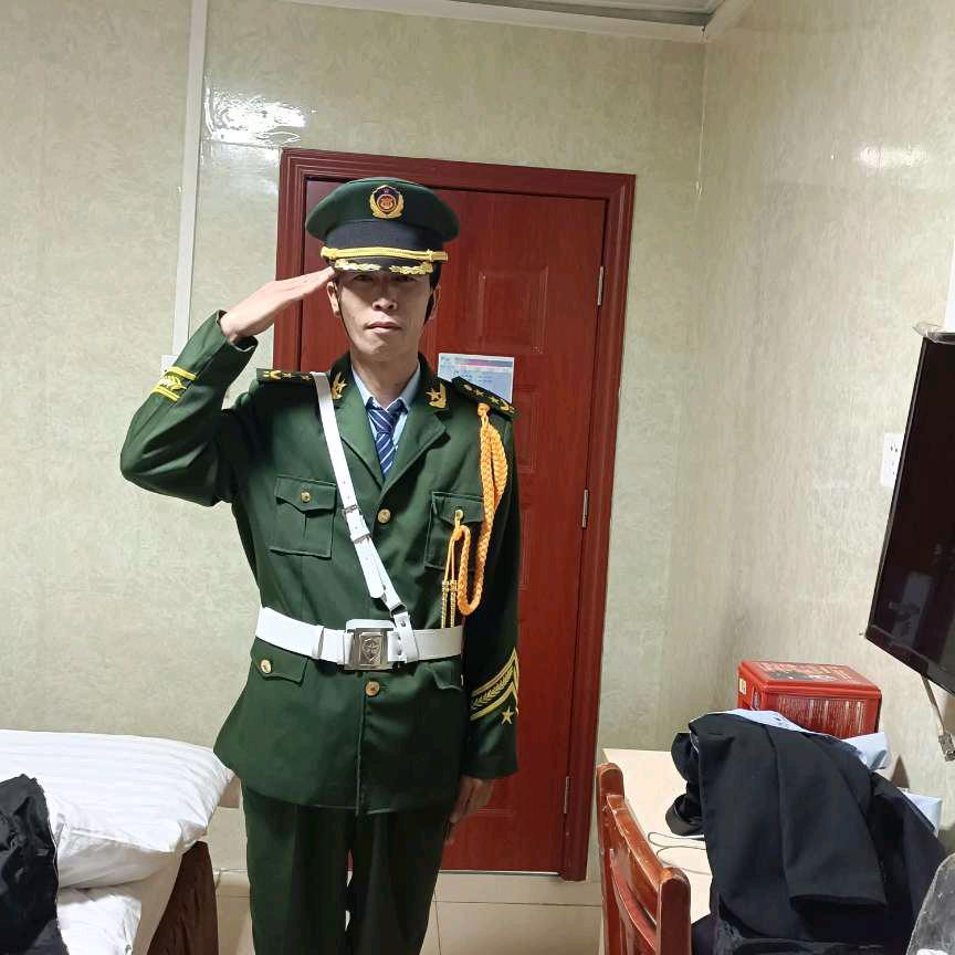 无怨无悔：小何绿化工程