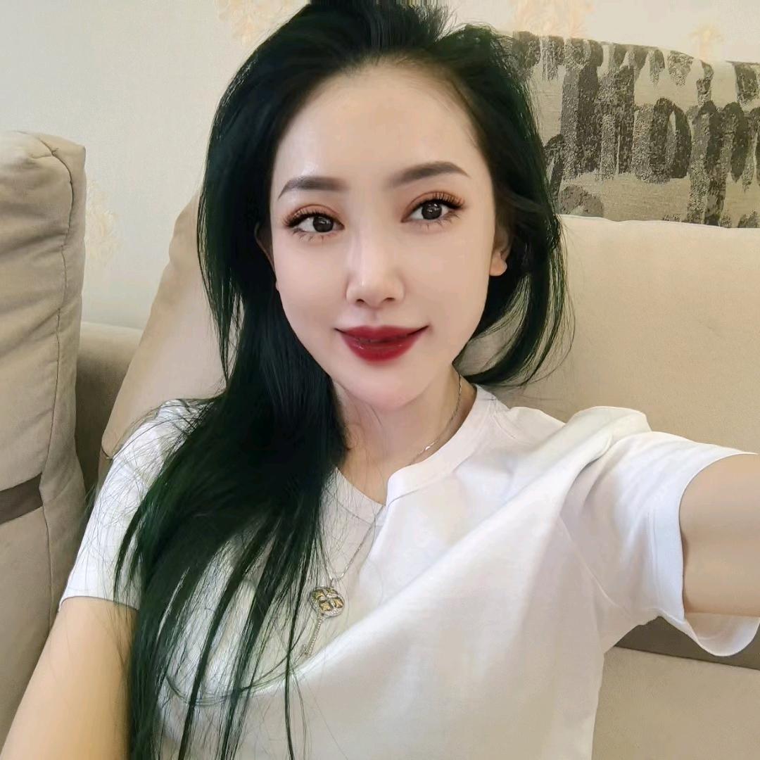 伊春金淋河畔民宿主理人-婷婷