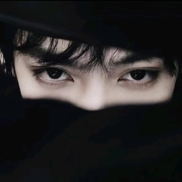 腼腆内向美少女