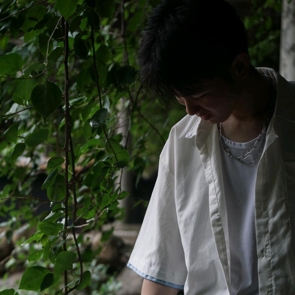 出门只敢走下水道