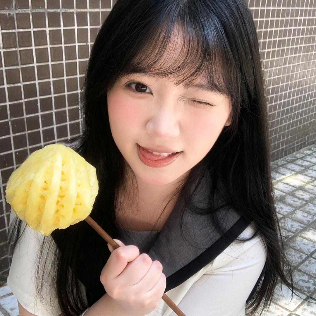 ~