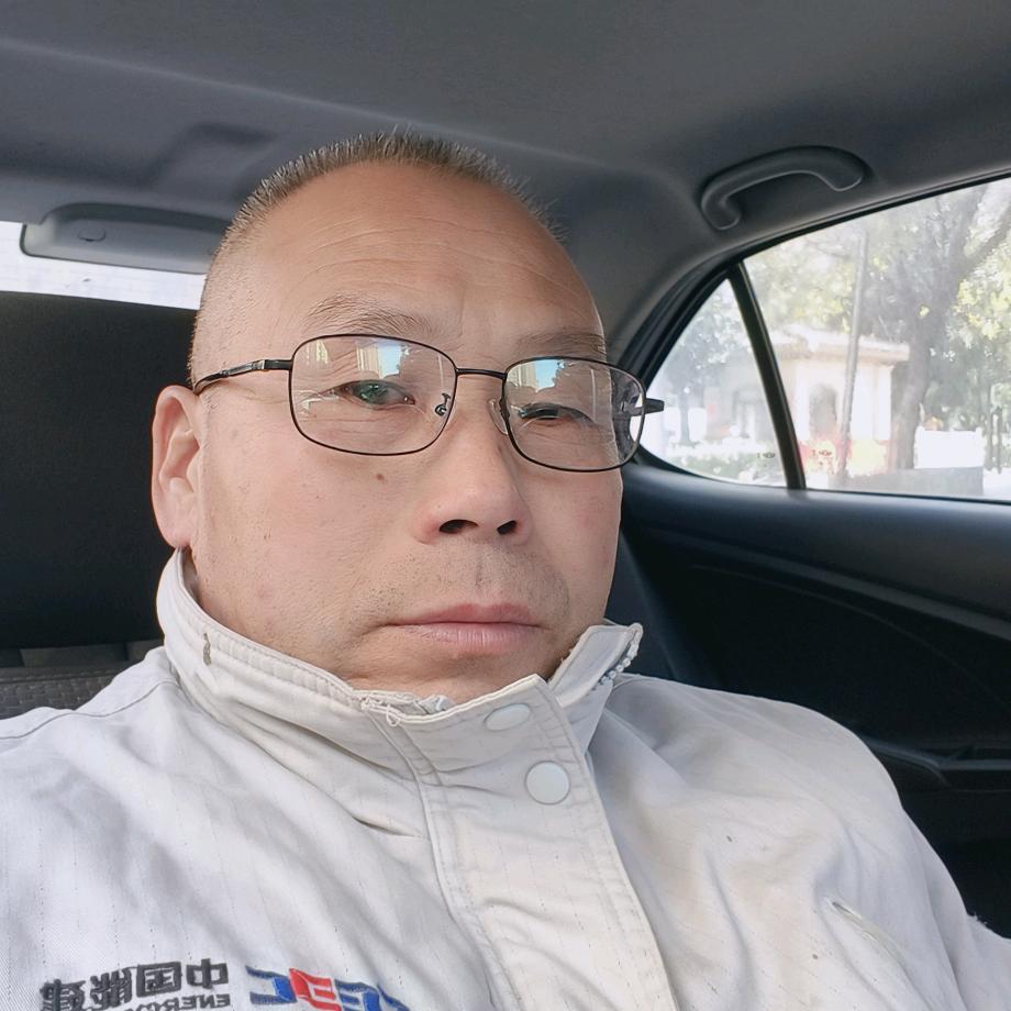 盛广群【蓝翔贴砖】