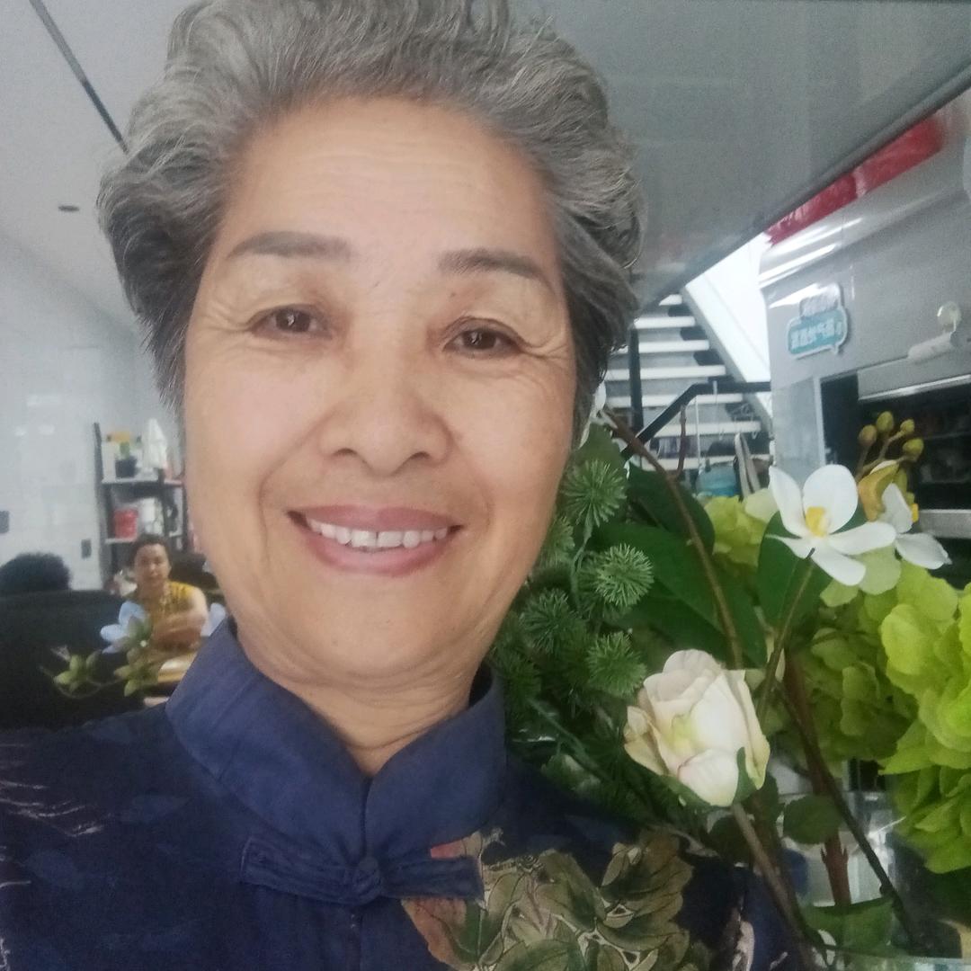 黄素芬，讲故事