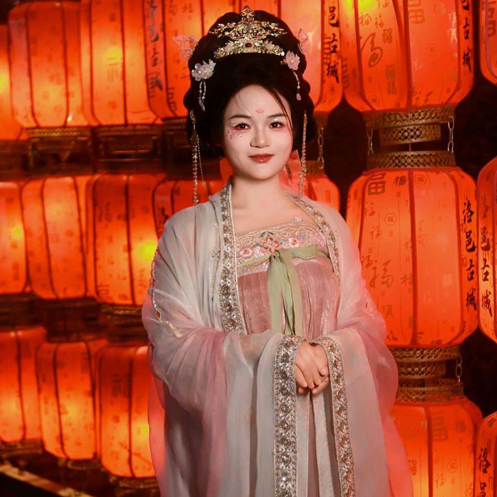 @小凤吖（分享好物在橱窗）