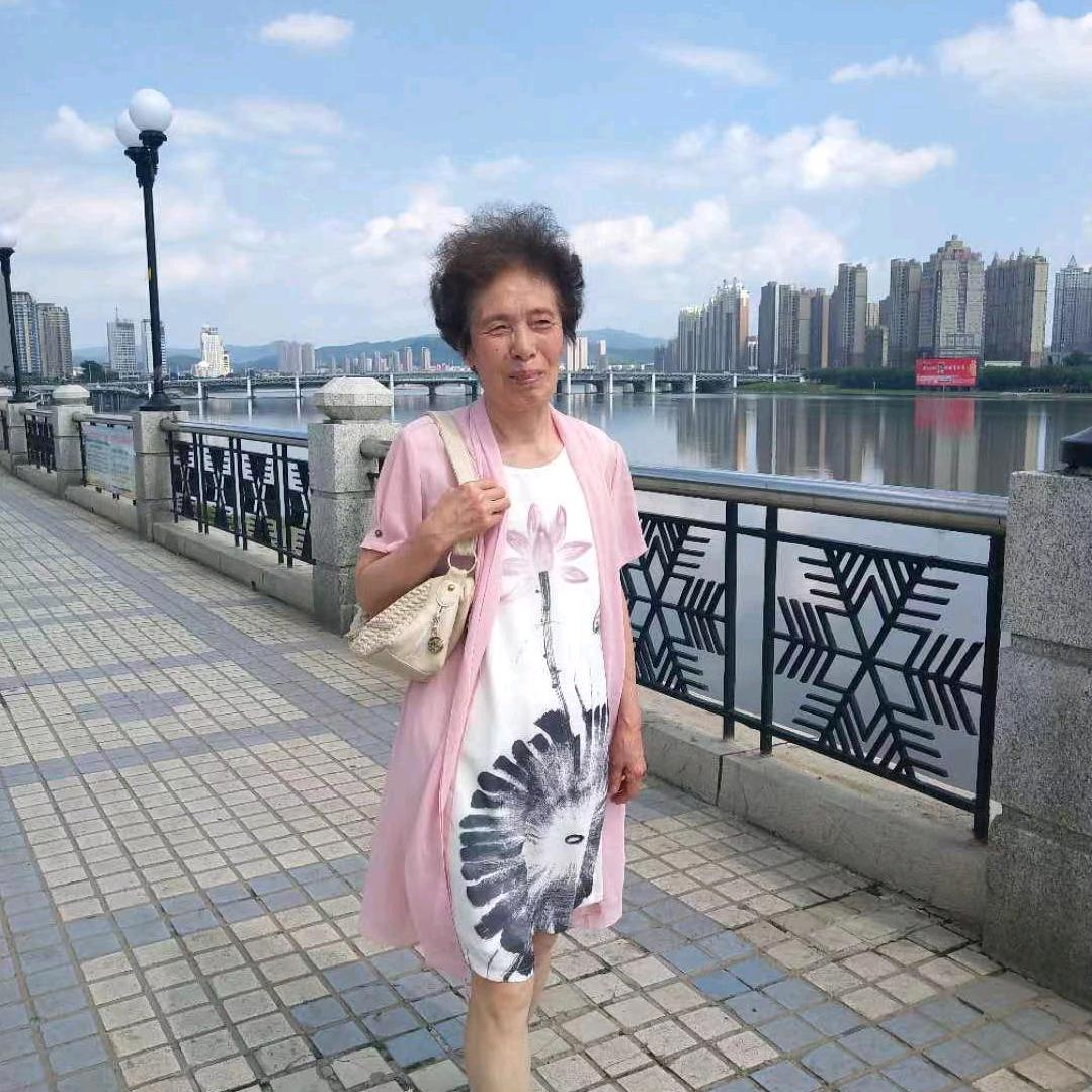 郭东英