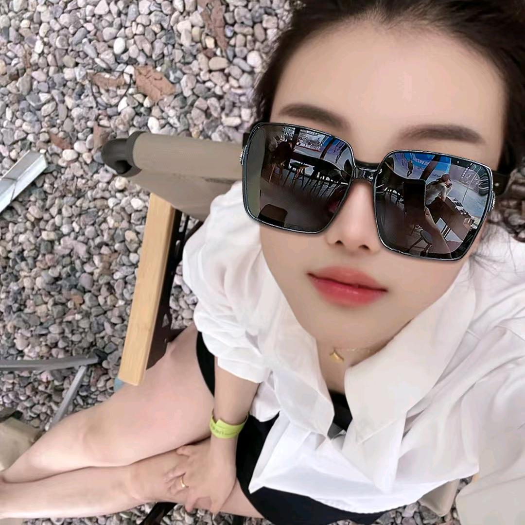 骑踏板的小伍姐姐