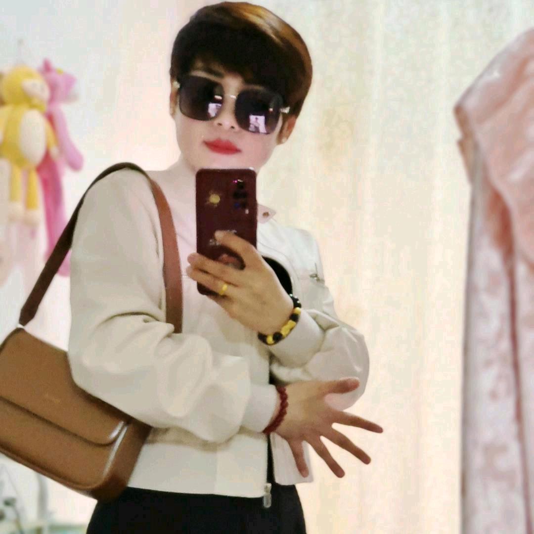 爱美颜💋💅🏻爱自己