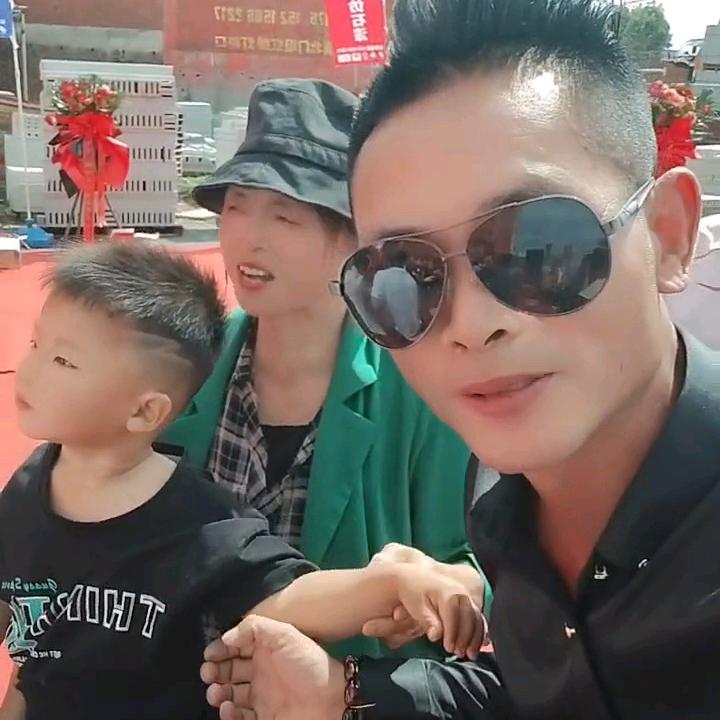 弘聖装饰，罗马柱，腰花，大角，线条，梁托