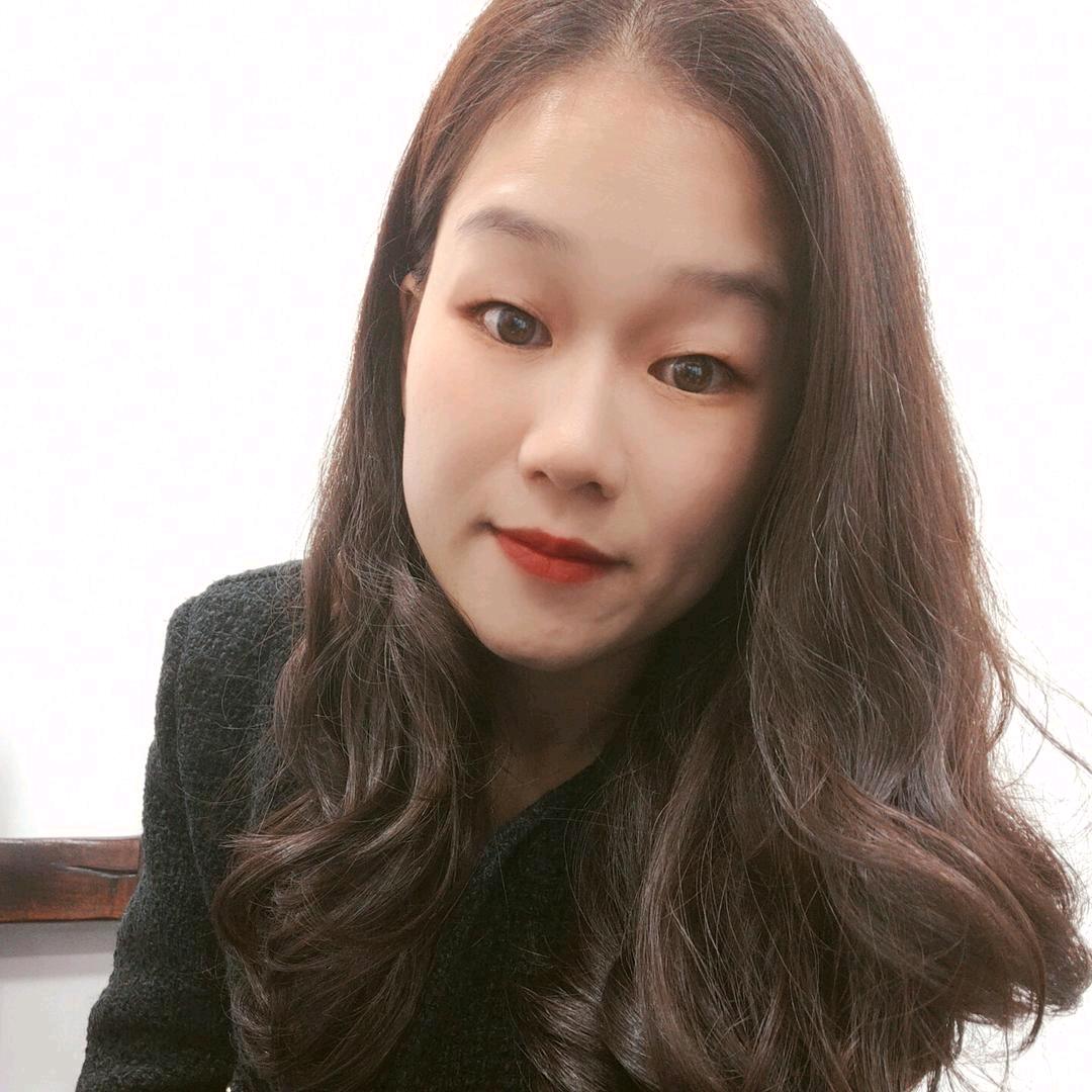 . 吴小姐。