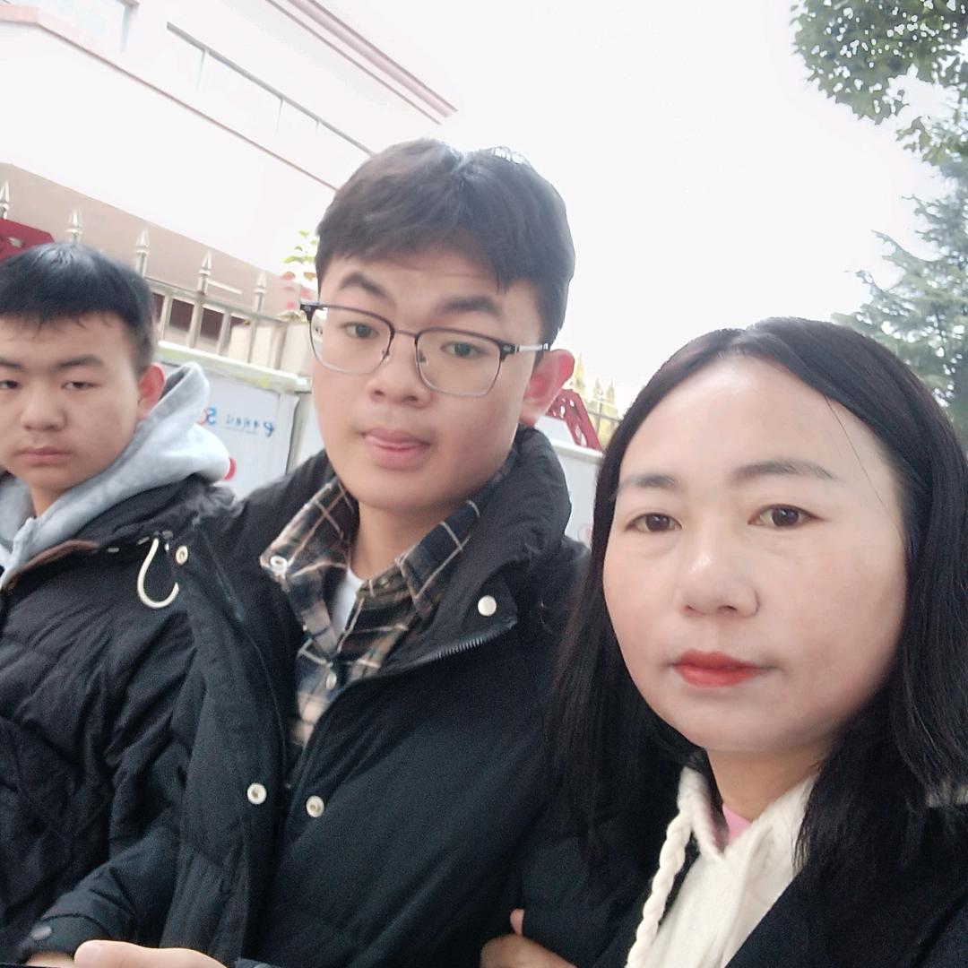 师宗彩云林源蕃茄园