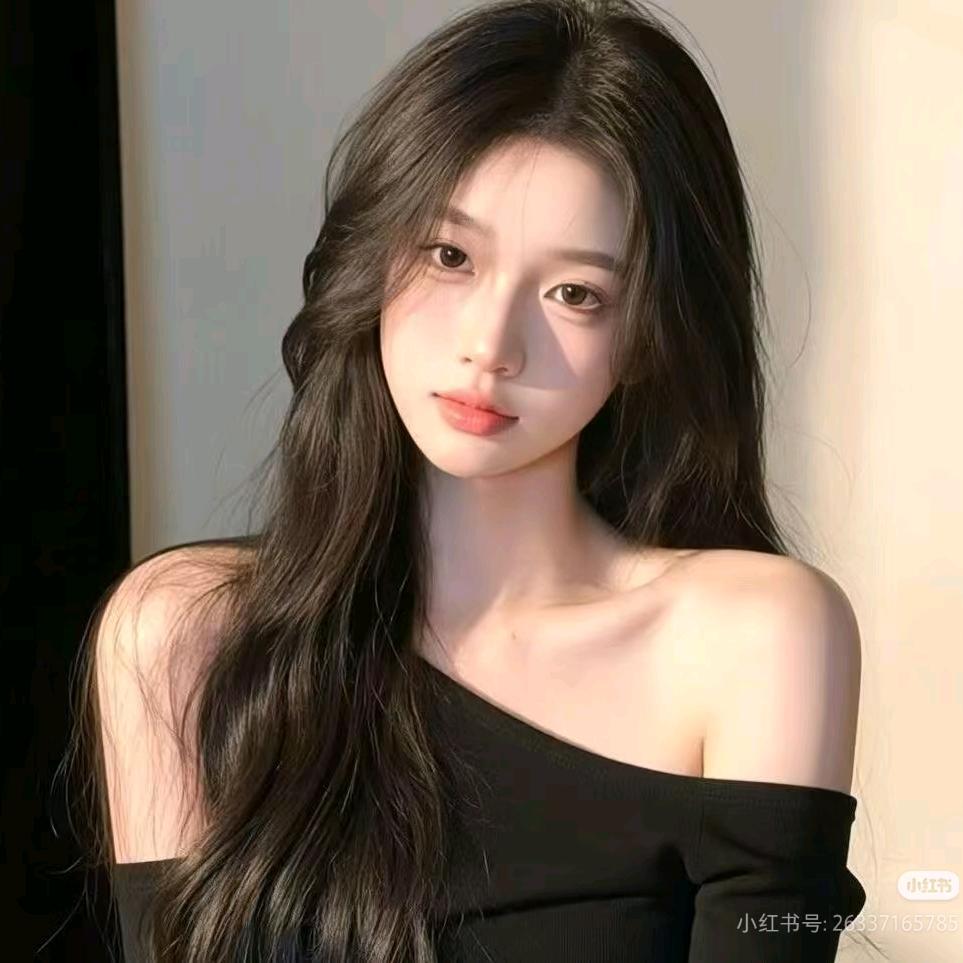 爱喝汤的小女孩