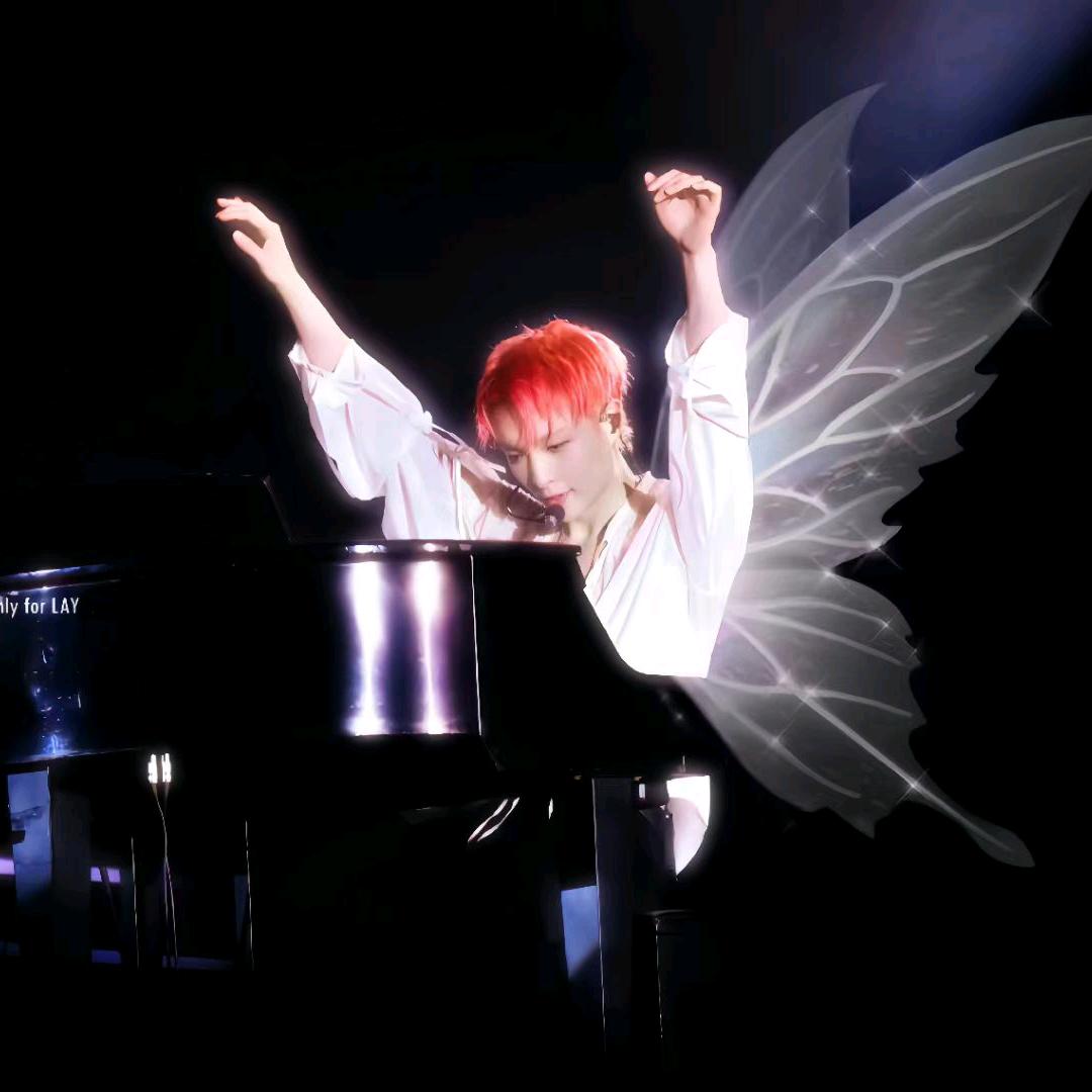 哈哈（👀张艺兴💜）