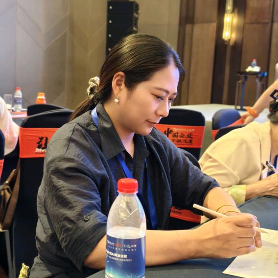 湖州宏盛制衣有限公司