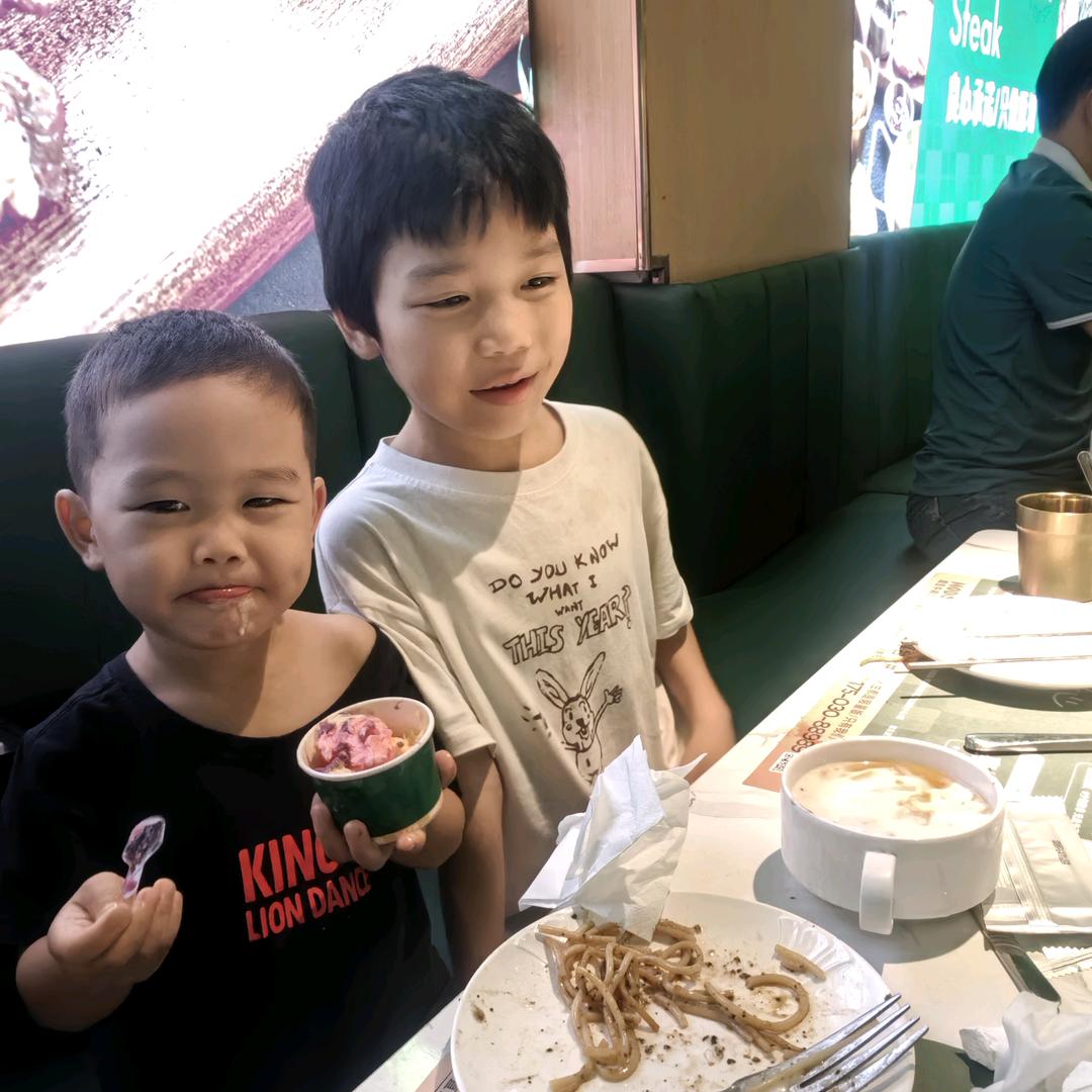 小林呐
