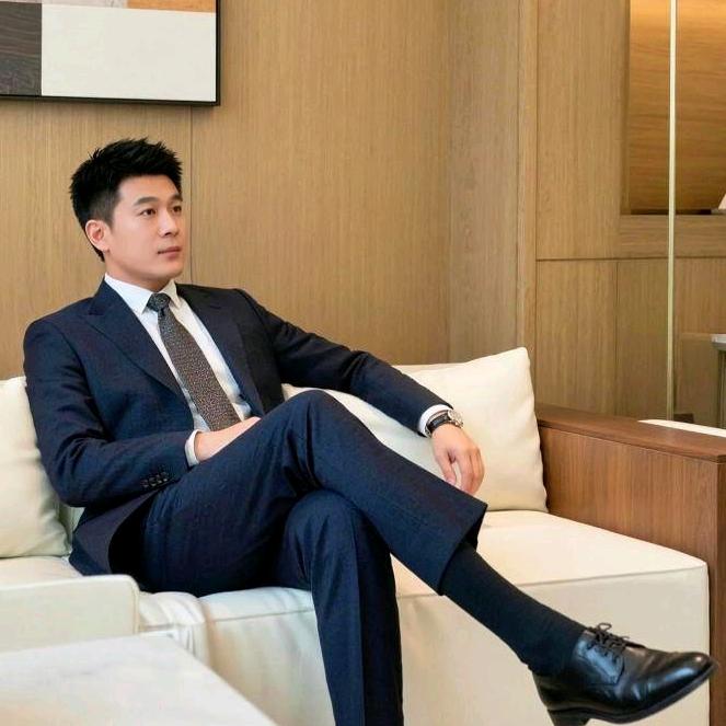 乙扬亮哥•中草药实体企业记录者