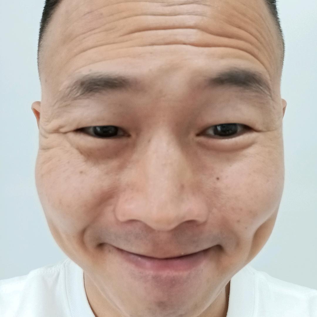 王春雷在工作