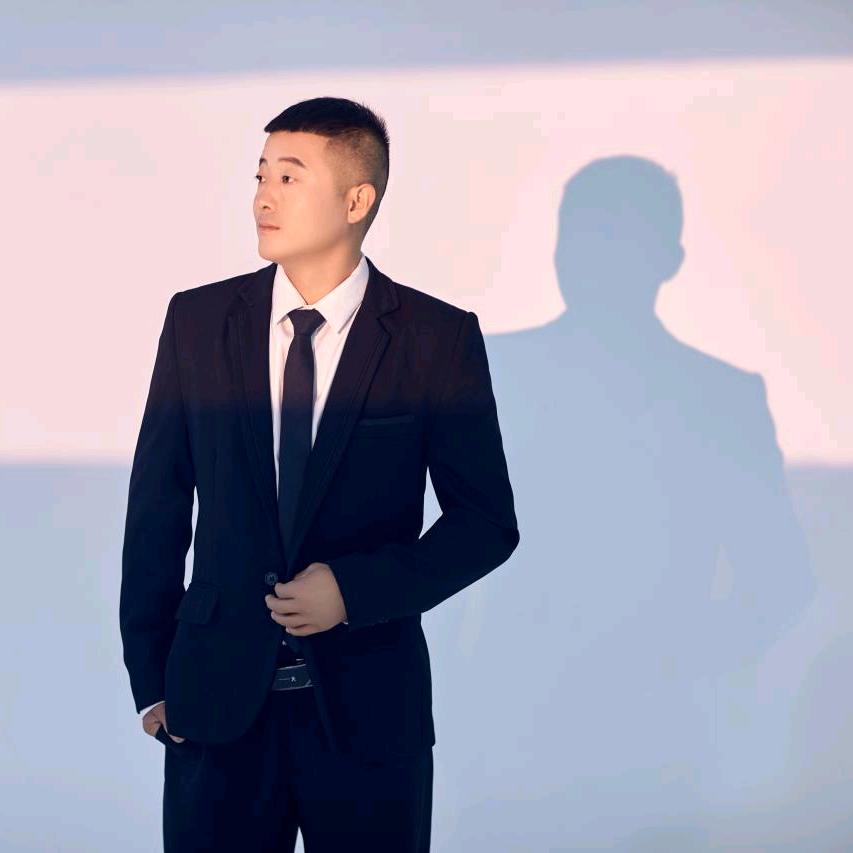 胡子男，💕刘在你身庞💕