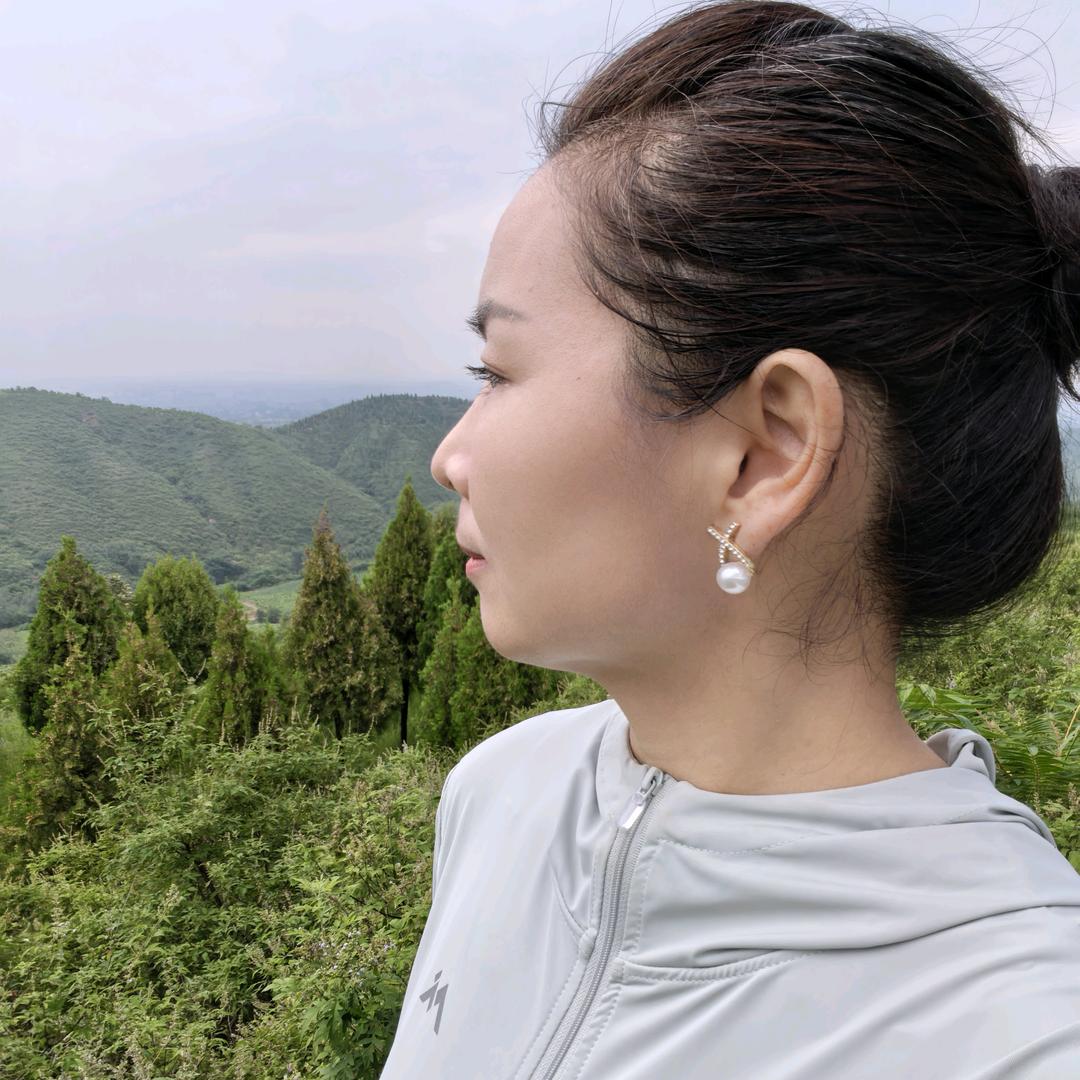 小霞摆摊生活记