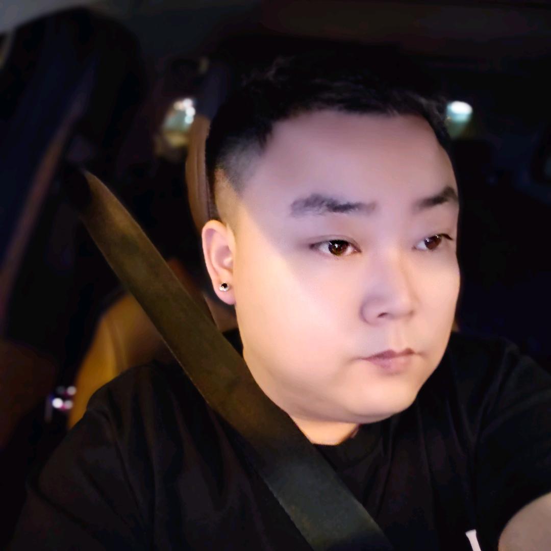 嘉诚奥赛游泳馆彭店长