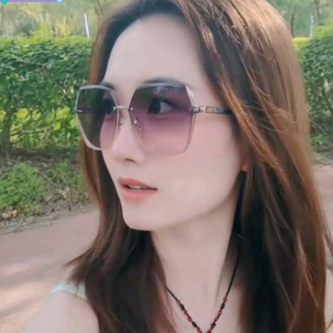 阎小欠