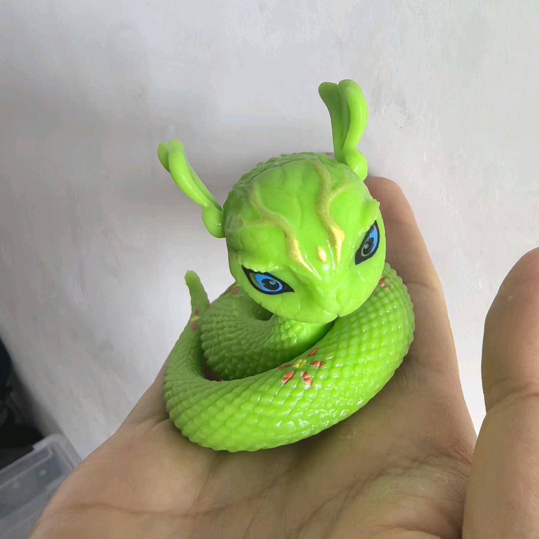 桃子爬宠宠物蛇