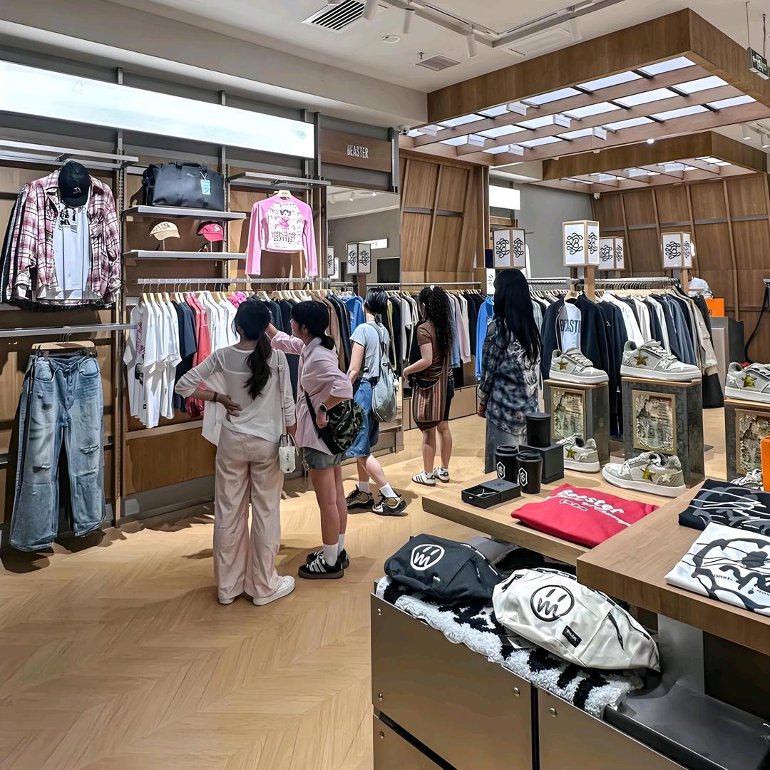 品牌服装店
