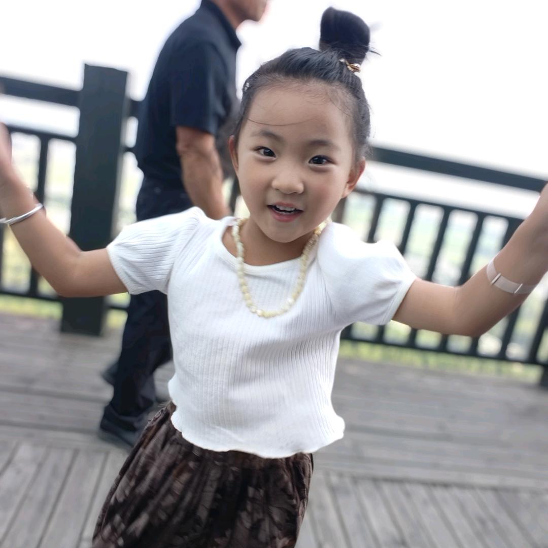 幸福泉幼儿园杨老师