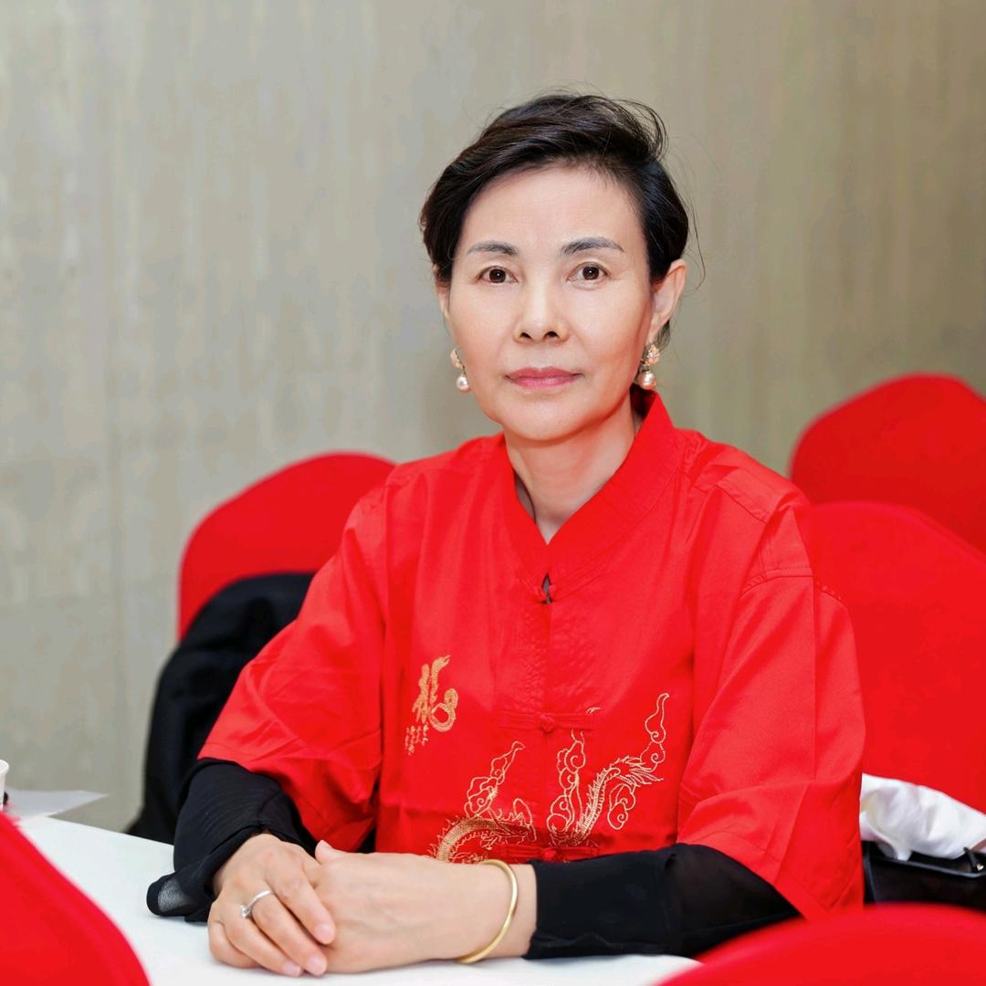 鸿玮