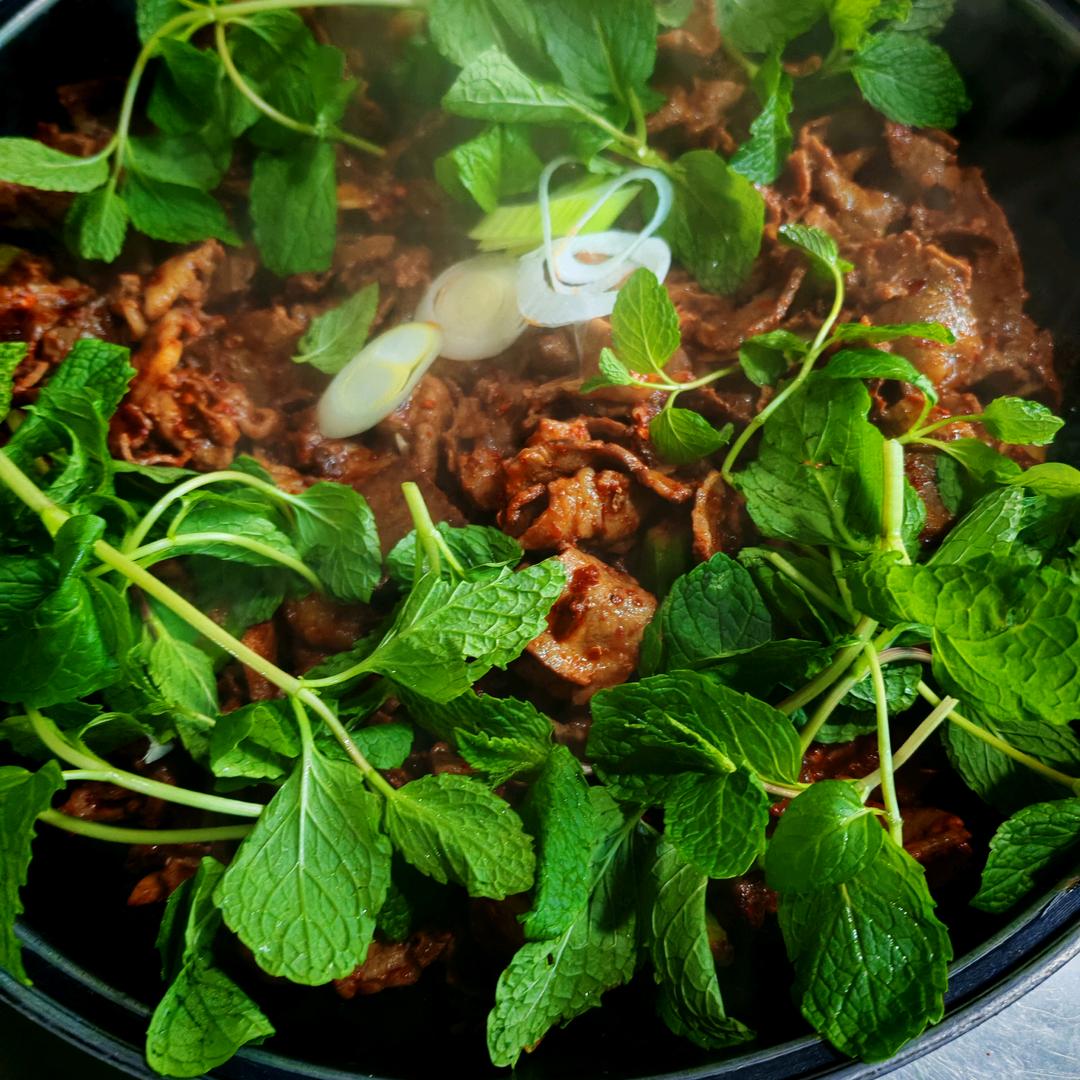 正宗马老五麻辣牛肉干锅