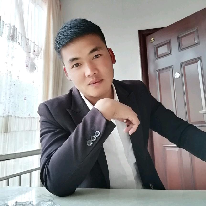 Mr 黄（用心看世界）