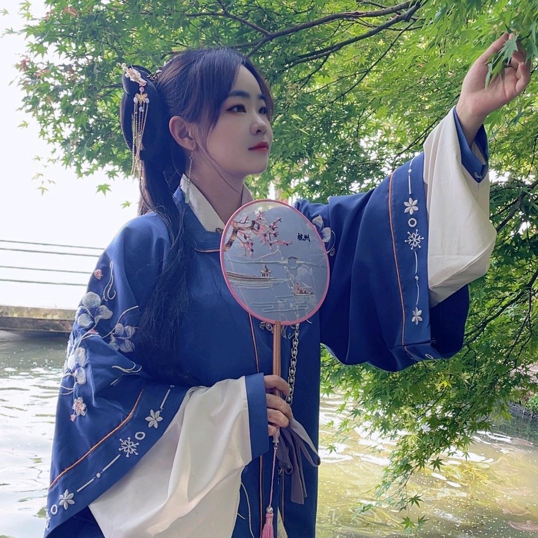 凯瑟琳化妆师丽丽