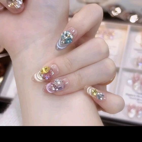 清雅指尖美美店