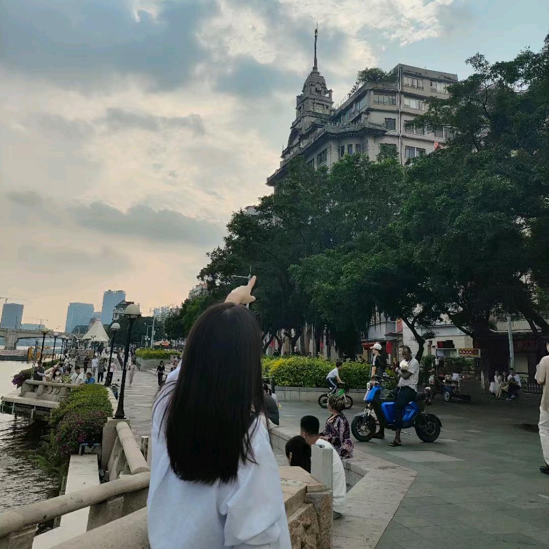 空   白～