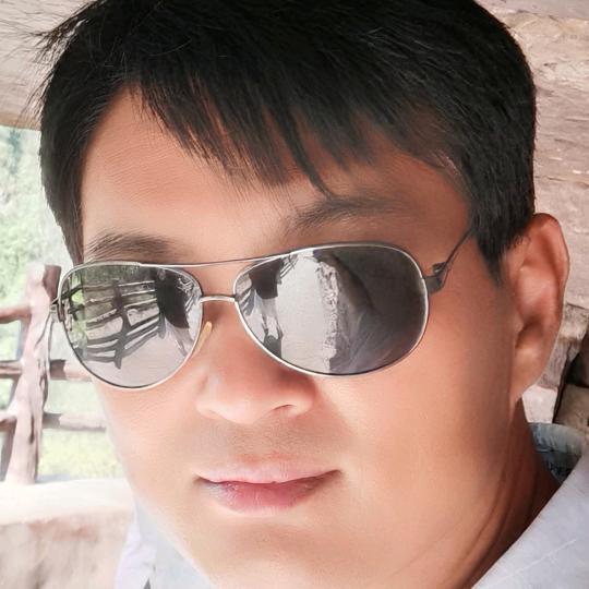杨起笑脸