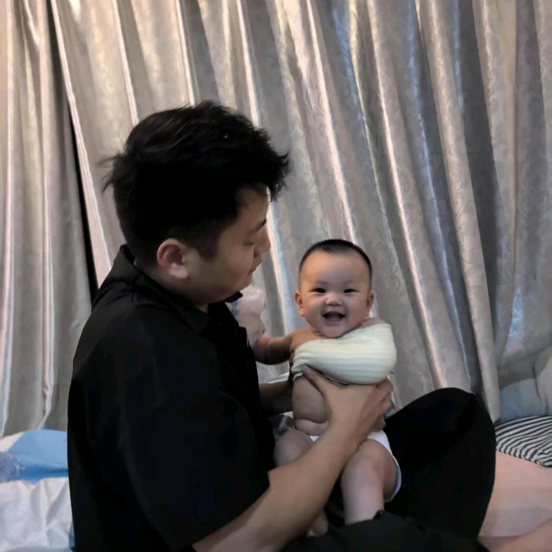 梦梦爸爸（永州市中心医院医疗事故维权）